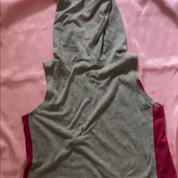 Justice sleeveless hoodie - Picture 2 of 4
